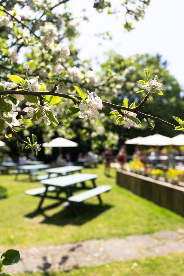 The Dundas Arms Kintbury Buitenkant foto