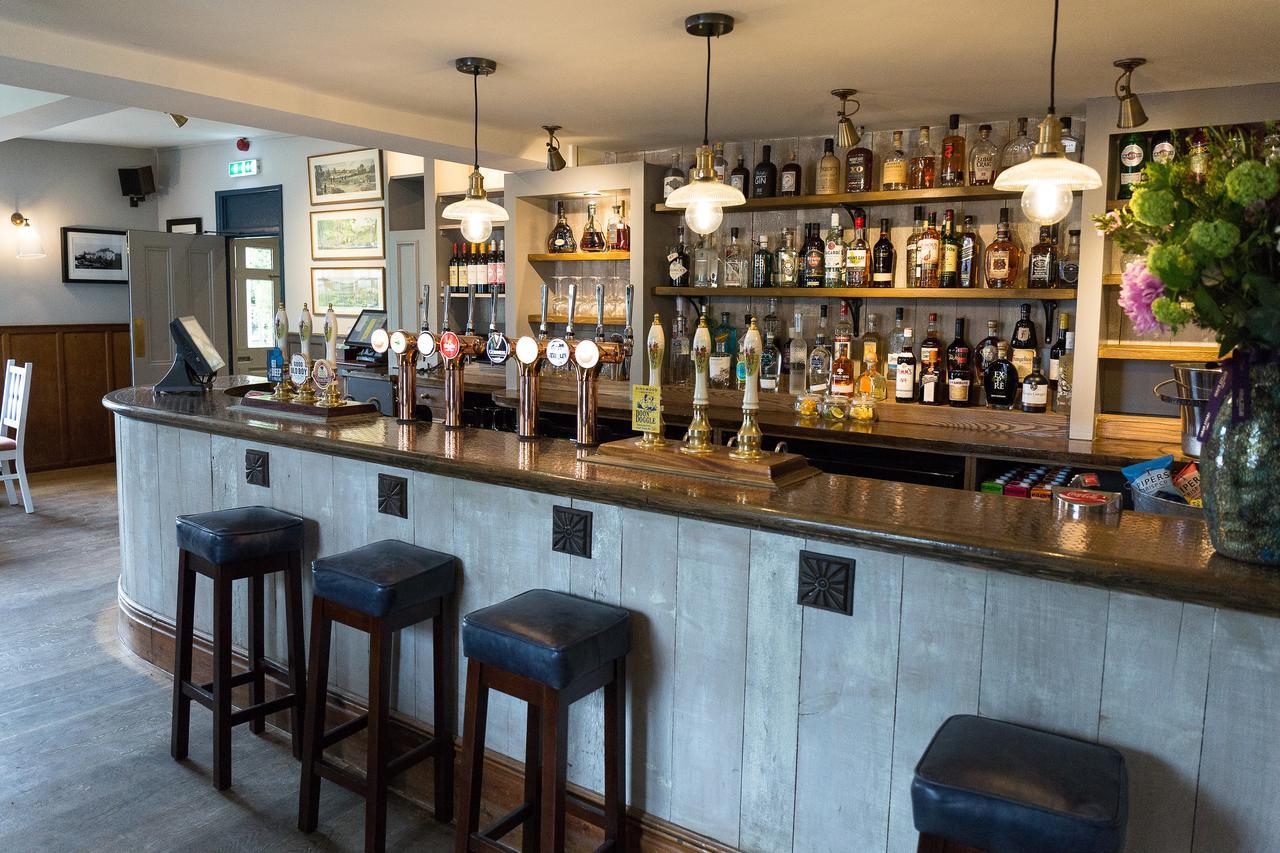 The Dundas Arms Kintbury Buitenkant foto